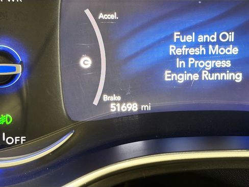 Used 2024 Chrysler Pacifica Select image 8