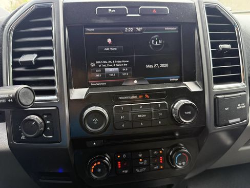 Used 2015 Ford F150 XLT w/ Equipment Group 302A Luxury AWD/4WD image 28