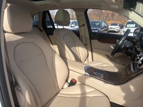 Used 2022 Mercedes-Benz GLC 300 4MATIC image 31