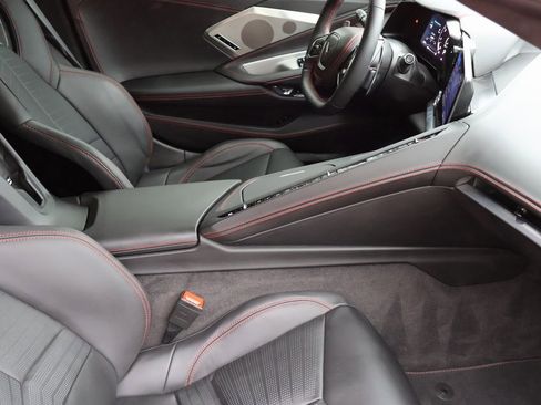 Used 2023 Chevrolet Corvette Stingray Premium Conv w/ Z51 Performance Package image 13