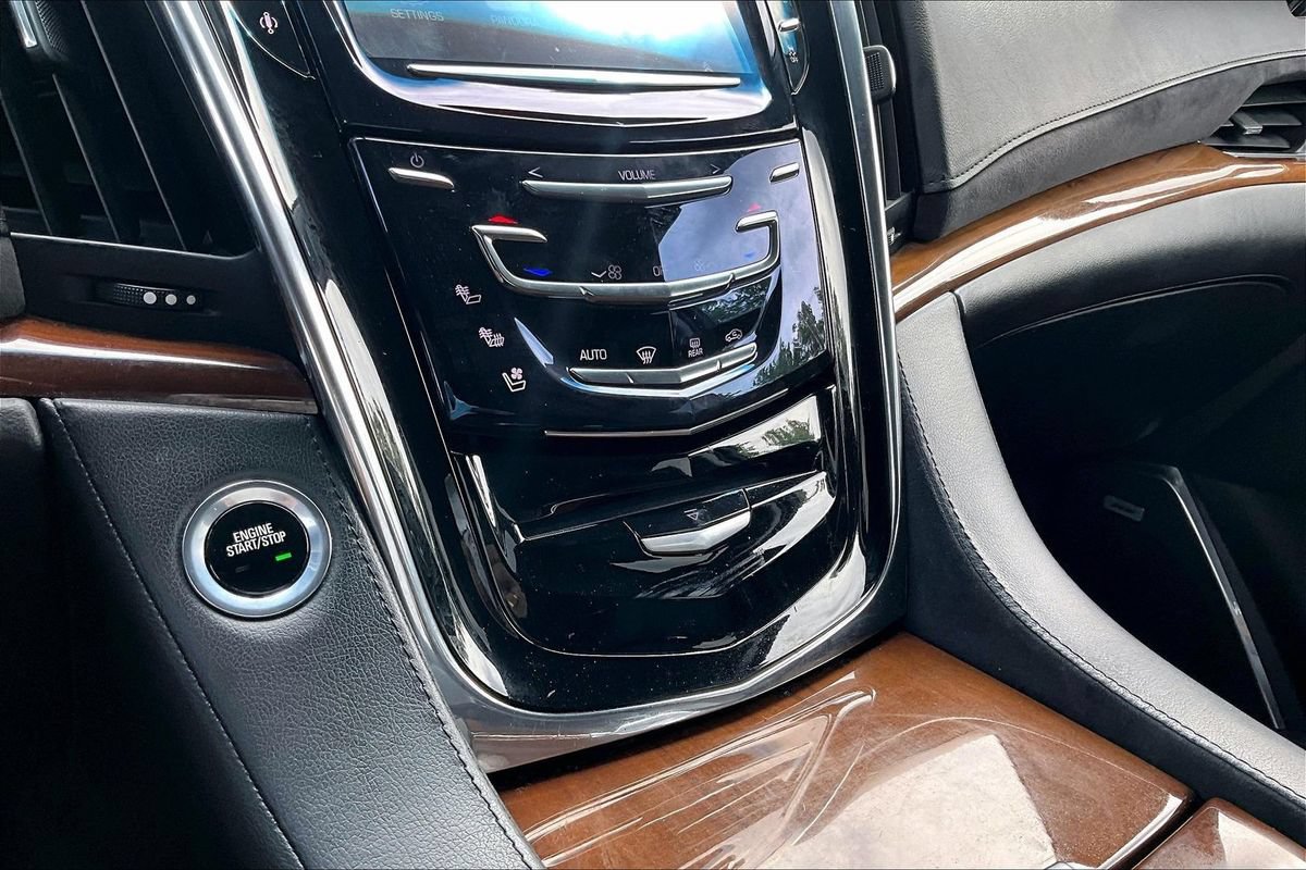 Used 2016 Cadillac Escalade ESV 2WD image 30