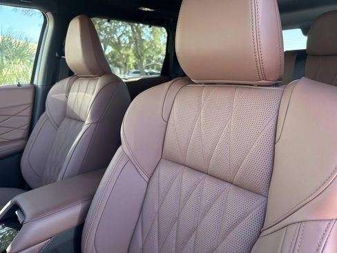 New 2025 Mitsubishi Outlander SEL image 23