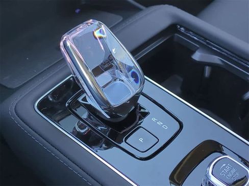 New 2026 Volvo XC90 B6 Plus w/ Protection Package Premier image 31