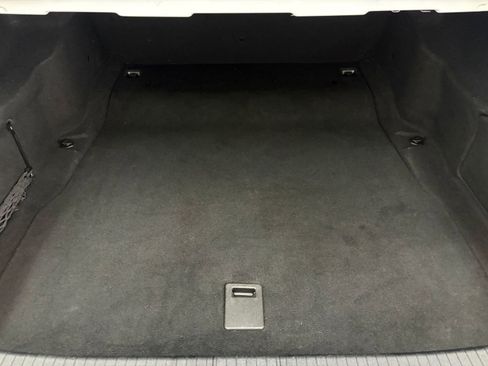 Used 2014 Mercedes-Benz E 350 Sedan image 31