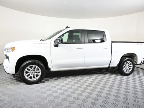 Used 2024 Chevrolet Silverado 1500 RST image 2