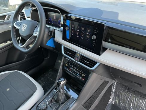 New 2026 Volkswagen Taos SE AWD/4WD image 7