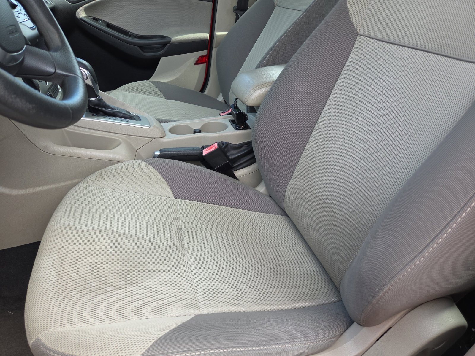Used 2013 Ford Focus SE FWD image 16