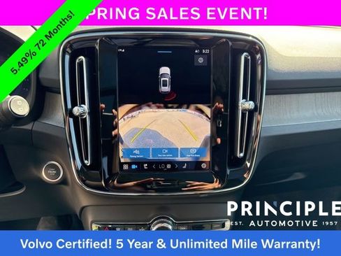 Certified 2025 Volvo XC40 B5 Core image 17