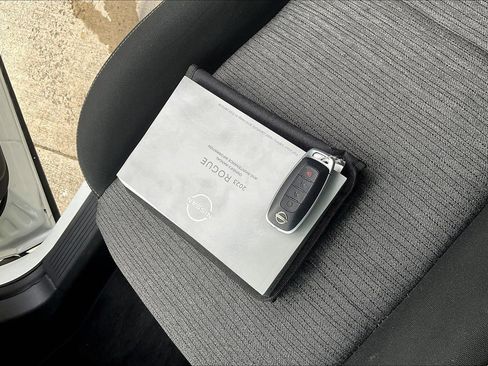 Certified 2023 Nissan Rogue SV image 17