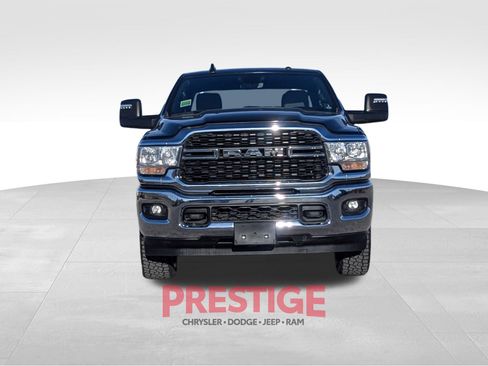Used 2024 RAM 2500 Big Horn AWD/4WD image 3