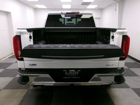 Used 2023 GMC Sierra 1500 SLT w/ SLT Premium Package AWD/4WD image 13