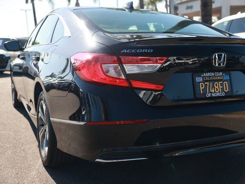 Used 2018 Honda Accord EX image 13