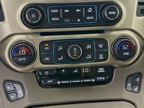 Used 2020 GMC Yukon Denali RWD image 17