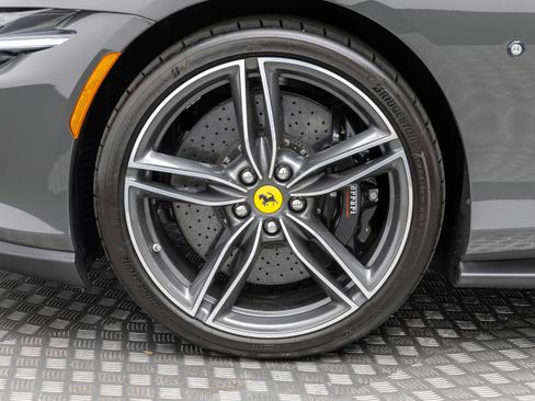 Certified 2025 Ferrari Roma Spider RWD image 47