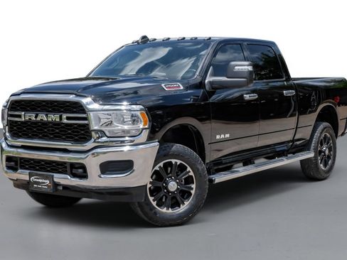 Used 2024 RAM 2500 Tradesman w/ Chrome Appearance Group AWD/4WD image 4