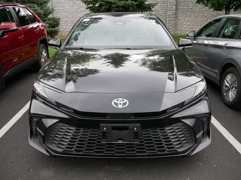 Used 2025 Toyota Camry SE w/ Multimedia Upgrade Package FWD image 2