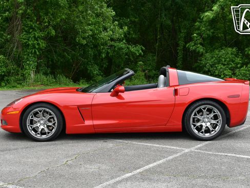 Used 2005 Chevrolet Corvette Coupe w/ Preferred Equipment Group image 7