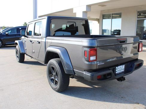Certified 2021 Jeep Gladiator Sport image 10