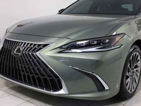 Used 2024 Lexus ES 300h Ultra Luxury w/ Accessory Package (Z2) FWD image 50