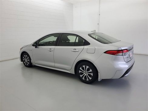 Used 2021 Toyota Corolla LE image 7