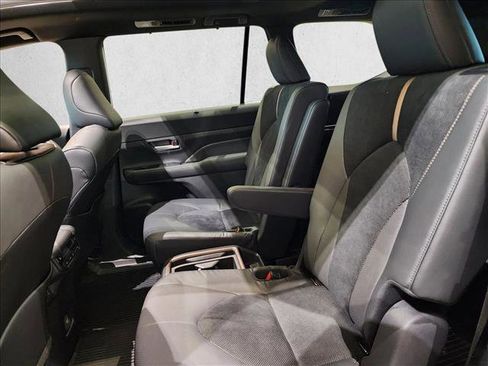 New 2026 Toyota Grand Highlander AWD Hybrid image 13
