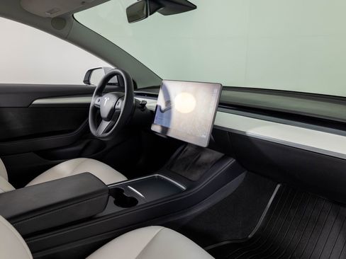 Used 2021 Tesla Model 3 Standard Range Plus image 27