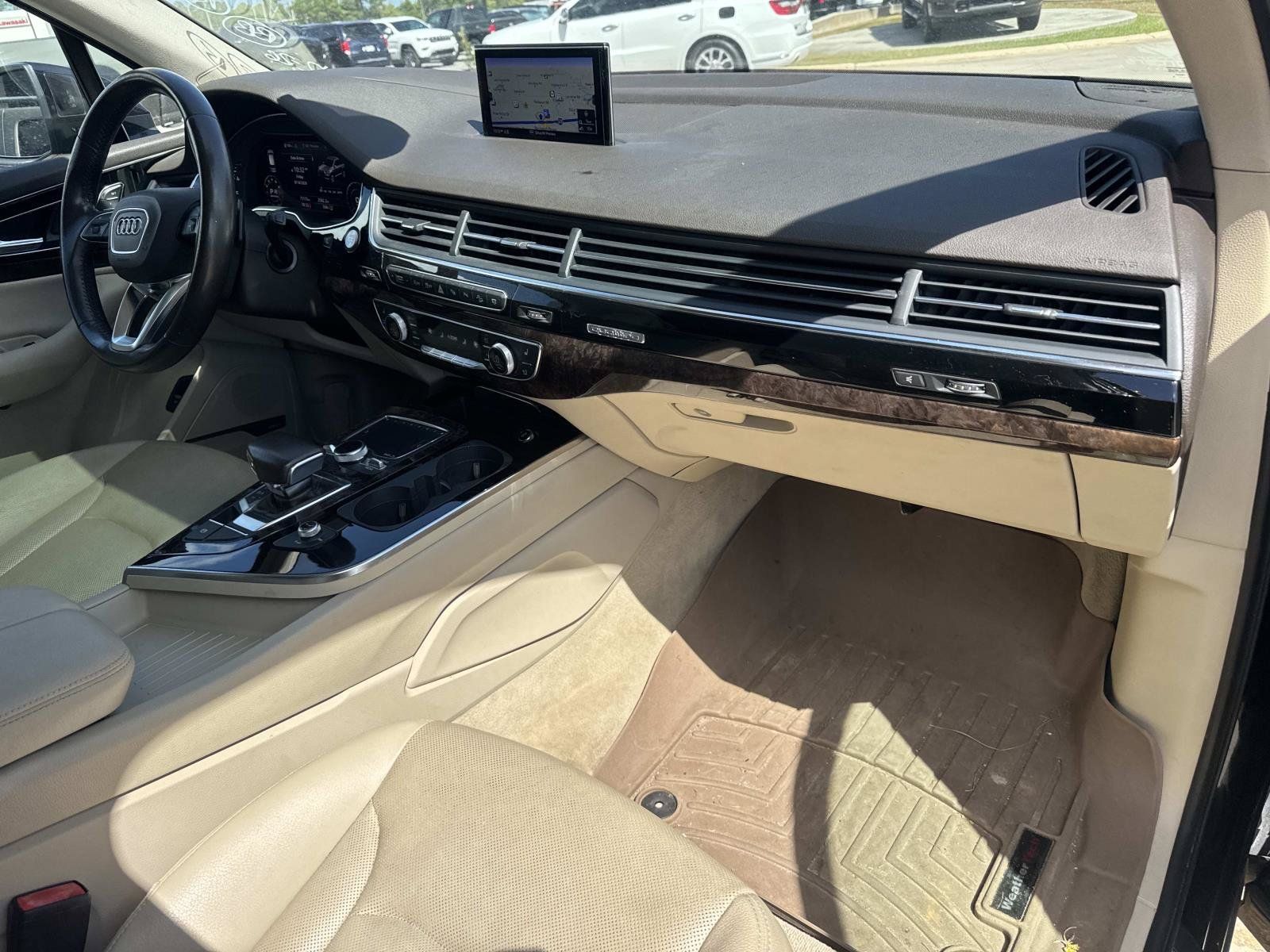 Used 2019 Audi Q7 3.0T Prestige w/ Prestige Package AWD/4WD image 12