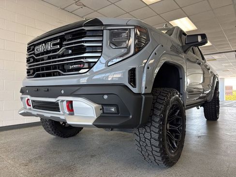 Used 2025 GMC Sierra 1500 AT4 w/ Technology Package AWD/4WD image 29