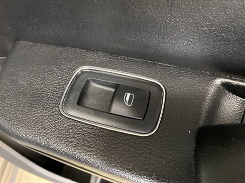 Used 2012 Chrysler 300 S w/ Luxury Group AWD/4WD image 17