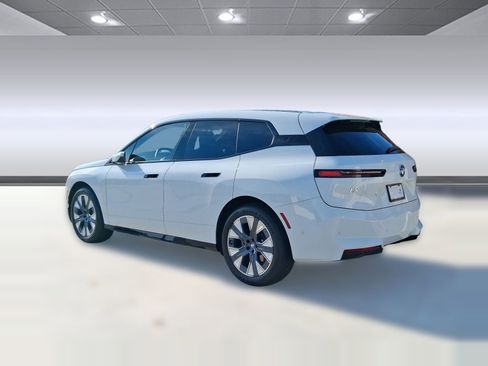 New 2026 BMW iX xDrive60 w/ Premium Package image 3