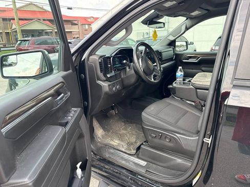 Used 2023 Chevrolet Silverado 1500 LT AWD/4WD image 5