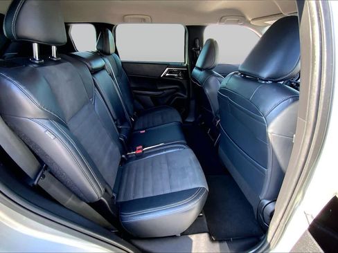 Used 2022 Mitsubishi Outlander SE FWD image 18