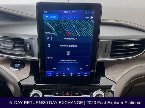 Used 2023 Ford Explorer Platinum w/ Technology Package AWD/4WD image 18