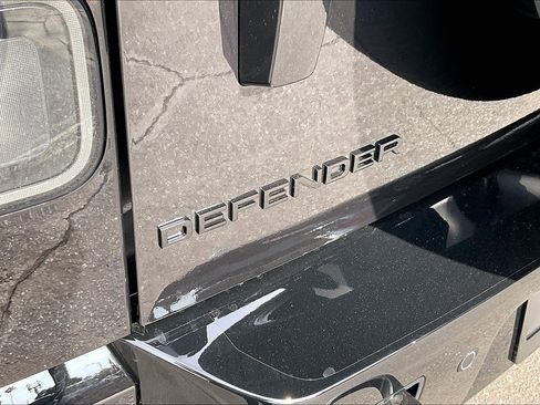 New 2026 Land Rover Defender 110 X-Dynamic SE image 7