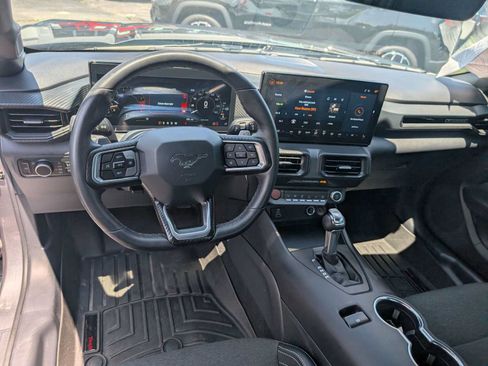Used 2025 Ford Mustang GT RWD image 16