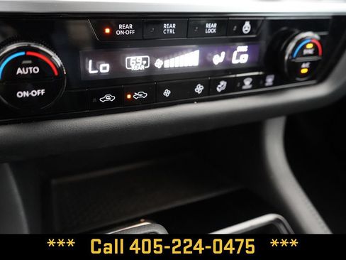 Used 2025 Nissan Pathfinder SL AWD/4WD image 37