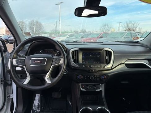 Used 2022 GMC Terrain SLE w/ Driver Convenience Package image 26