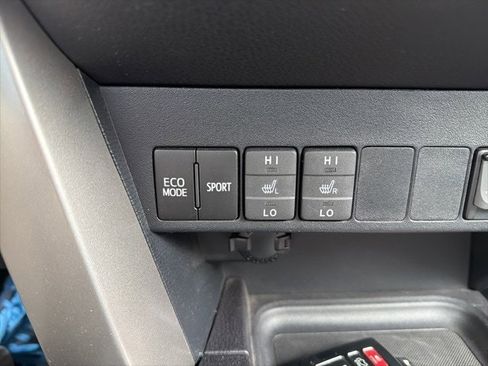 Used 2018 Toyota RAV4 Platinum image 18