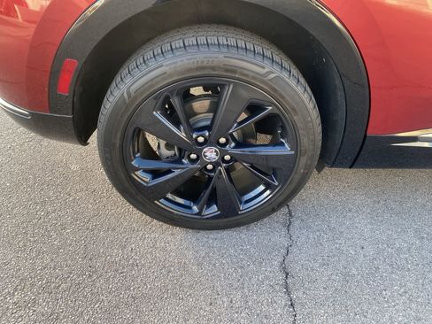 Used 2022 Buick Envision Essence w/ Sport Touring Package image 6