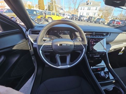 New 2025 Jeep Grand Cherokee L Laredo w/ Luxury Tech Group I image 17