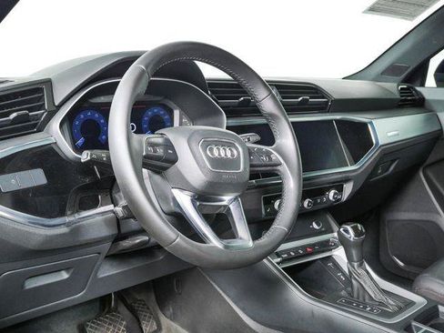 Used 2020 Audi Q3 2.0T Premium w/ Convenience Package AWD/4WD image 4
