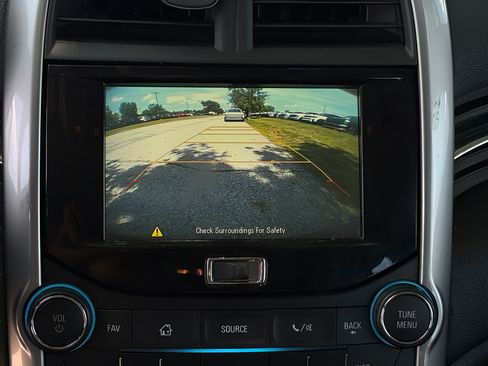 Used 2015 Chevrolet Malibu LT w/ Power Convenience Package FWD image 26