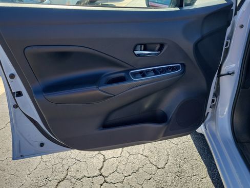 Used 2024 Nissan Versa SR w/ Trunk Package FWD image 17