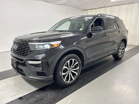 Used 2023 Ford Explorer ST-Line AWD/4WD image 5