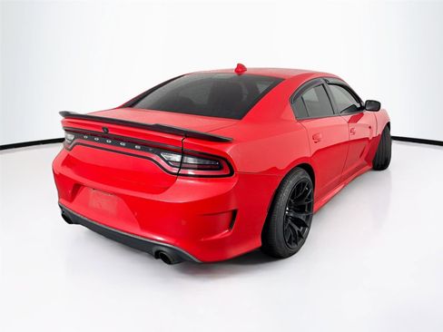 Used 2019 Dodge Charger Scat Pack RWD image 6