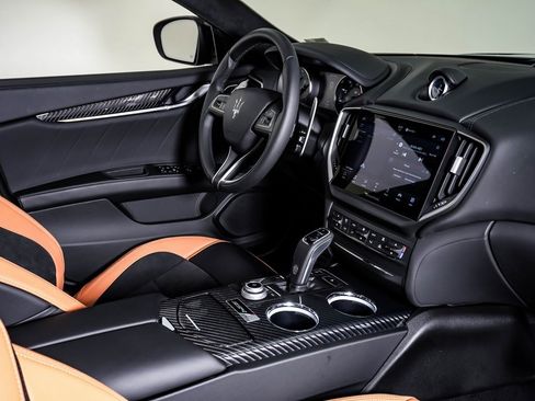 Used 2024 Maserati Ghibli Trofeo image 16
