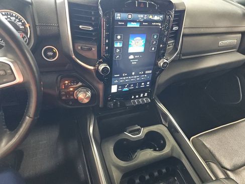 Used 2023 RAM 1500 Laramie AWD/4WD image 7