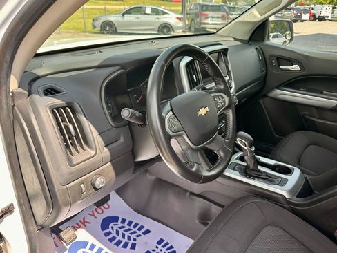Used 2022 Chevrolet Colorado LT w/ Fleet Safety Package RWD image 28