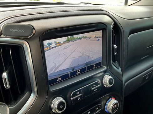 Used 2022 GMC Sierra 1500 AT4 w/ AT4 Preferred Package AWD/4WD image 14