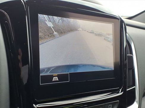 Used 2023 Chevrolet Traverse LT image 13